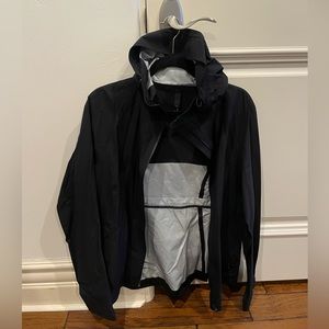 Lululemon wind breaker water resistant jacket